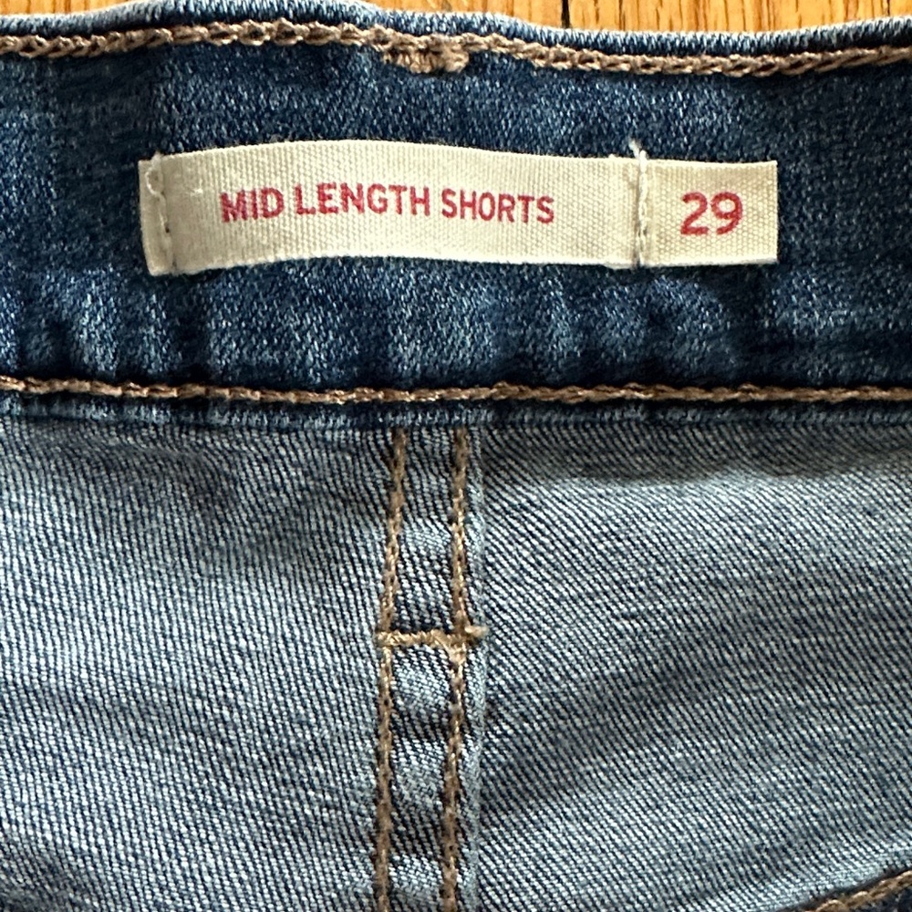 Two Pairs Levi’s Denim Mid-Length Shorts | 29 - Picture 9 of 11